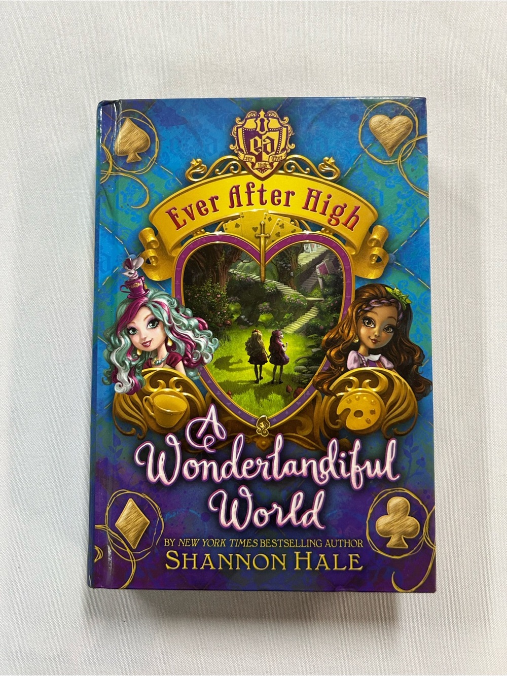 Scholastic Ever After High A Wonderlandiful World - Blue & Gold Cover